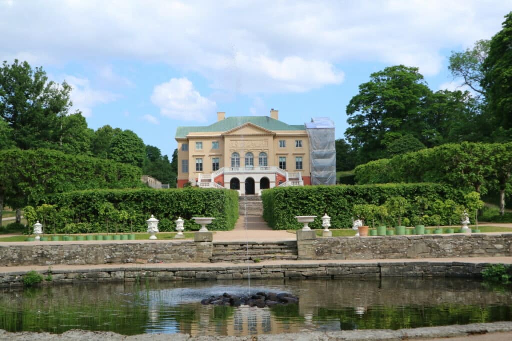 Gunnebo Slott is een van de bezienswaardigheden in de omgeving van Göteborg die je niet mag missen. 